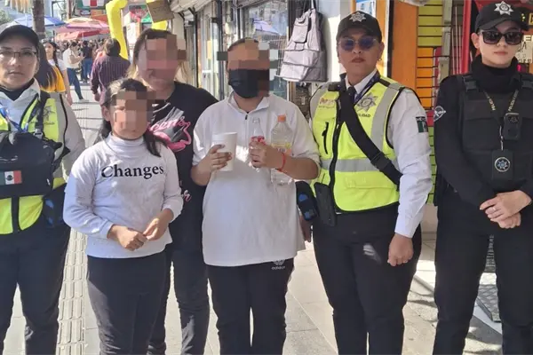 Localizan a menores extraviadas en el centro de Monterrey durante compras decembrinas Localizan a menores extraviadas en el centro de Monterrey durante compras decembrinas