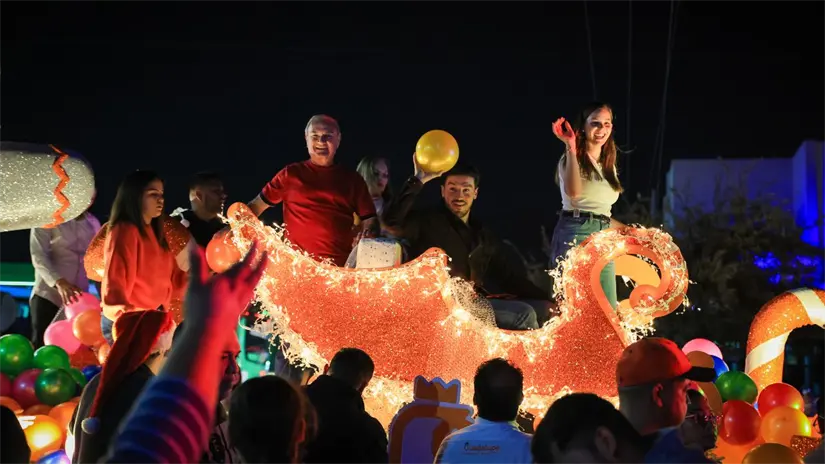 imagen recuadro El desfile recorrió más de seis kilómetros, convirtiendo a Guadalupe en un punto de encuentro familiar Foto: Gobierno de Nuevo León