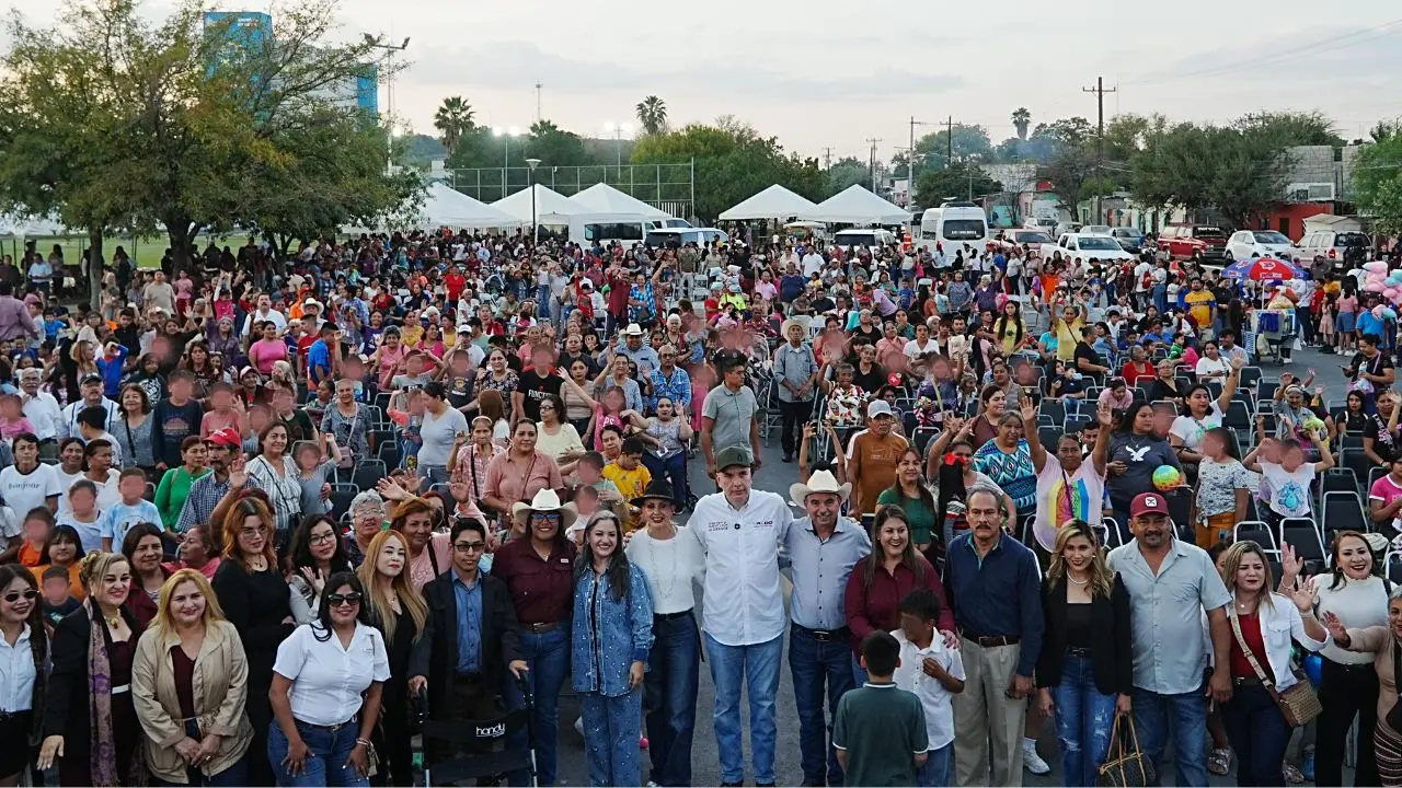 El senador por Nuevo León refrenda su compromiso de seguir recorriendo el estado, atendiendo a las familias nuevoleonesas Foto: Waldo Fernández