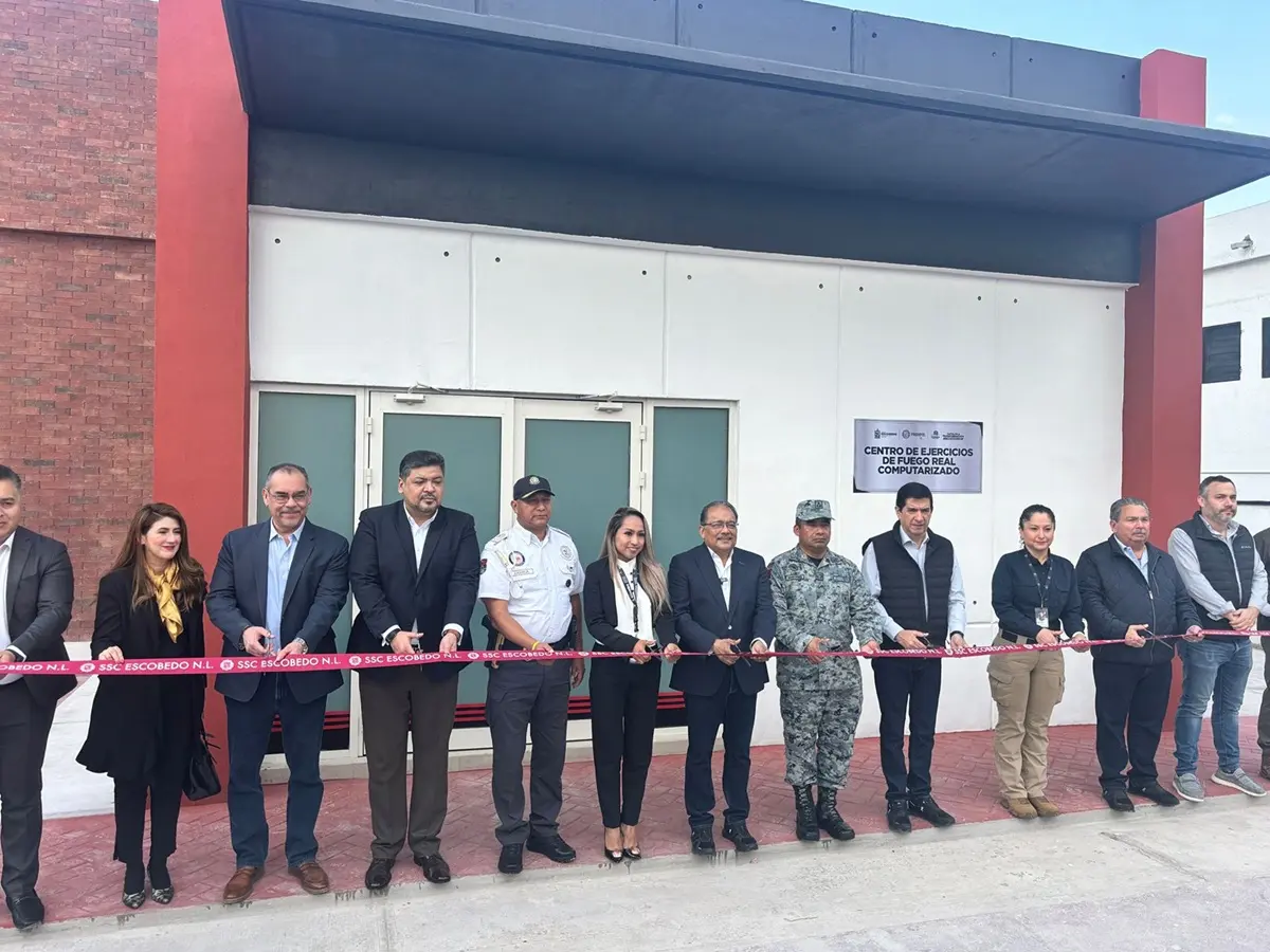 El alcalde de Escobedo, Andrés Mijes, puso en marcha el nuevo Centro de Ejercicios de Fuego Real de Alta Tecnología. Foto: Brenda Reza