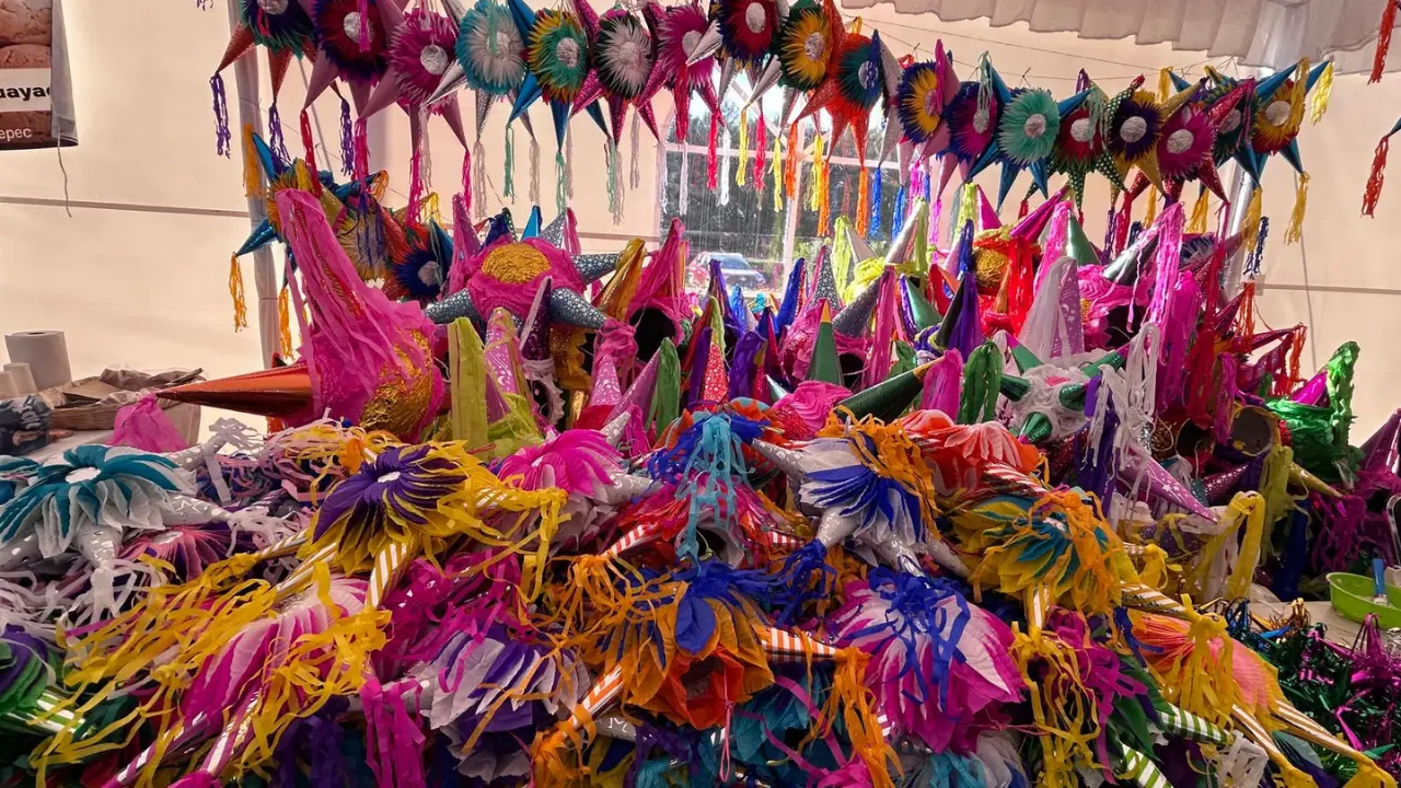 Objetos de venta durante la feria en Edomex. Foto: FB (Secretaría de Cultura y Turismo)