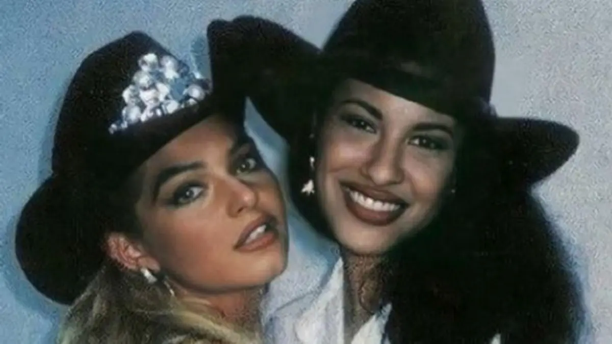 La actriz compartió roles con Selena Quintanilla en la telenovela Dos mujeres, un camino, grabada en 1994. Fotografía: Agencias