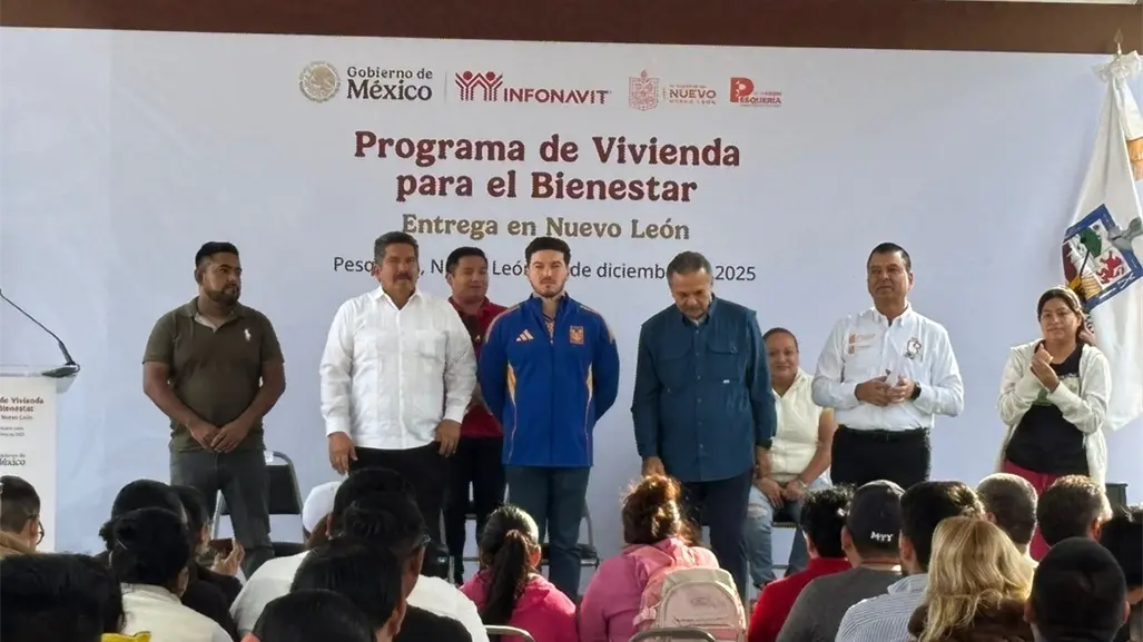Samuel García y el Infonavit entregan escrituras de Vivienda del Bienestar en Pesquería