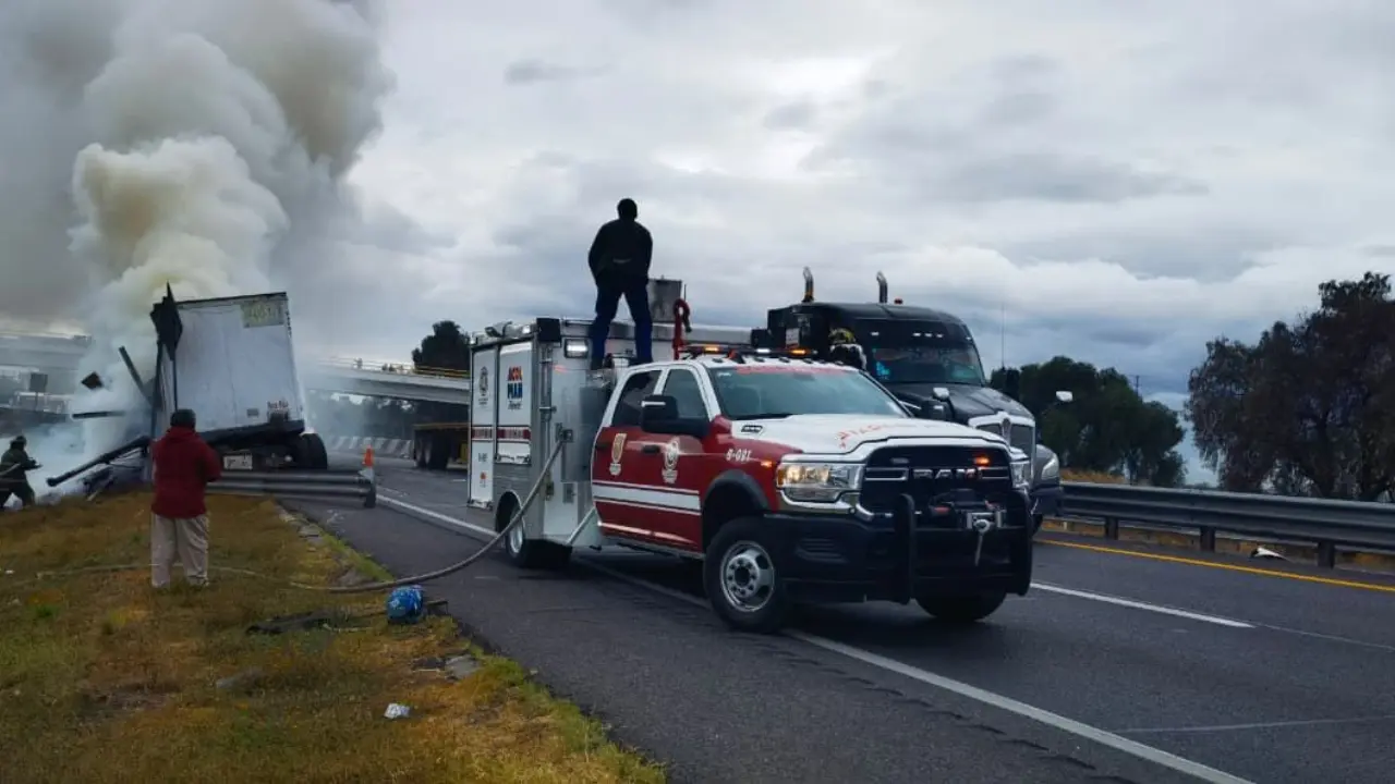 Autoridades del Edomex trabajando en la zona del siniestro. Foto: Especiales