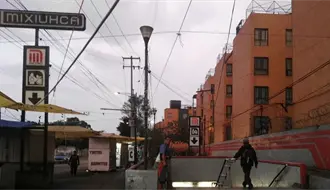 VIDEO | Adolescente es baleado frente al Metro Mixhuca por presuntos narcomenudistas