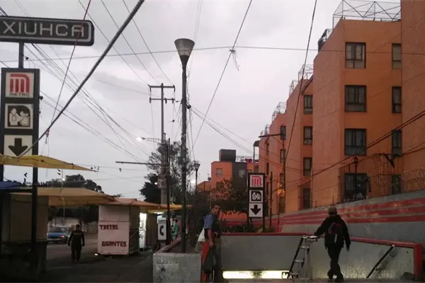 VIDEO | Adolescente es baleado frente al Metro Mixhuca por presuntos narcomenudistas VIDEO | Adolescente es baleado frente al Metro Mixhuca por presuntos narcomenudistas