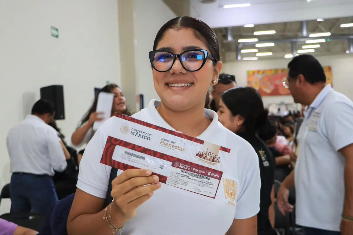 Beca Jóvenes Escribiendo el Futuro: ¿Dónde recoger la tarjeta del Bienestar para recibir el pago?. Foto: Gobierno de México