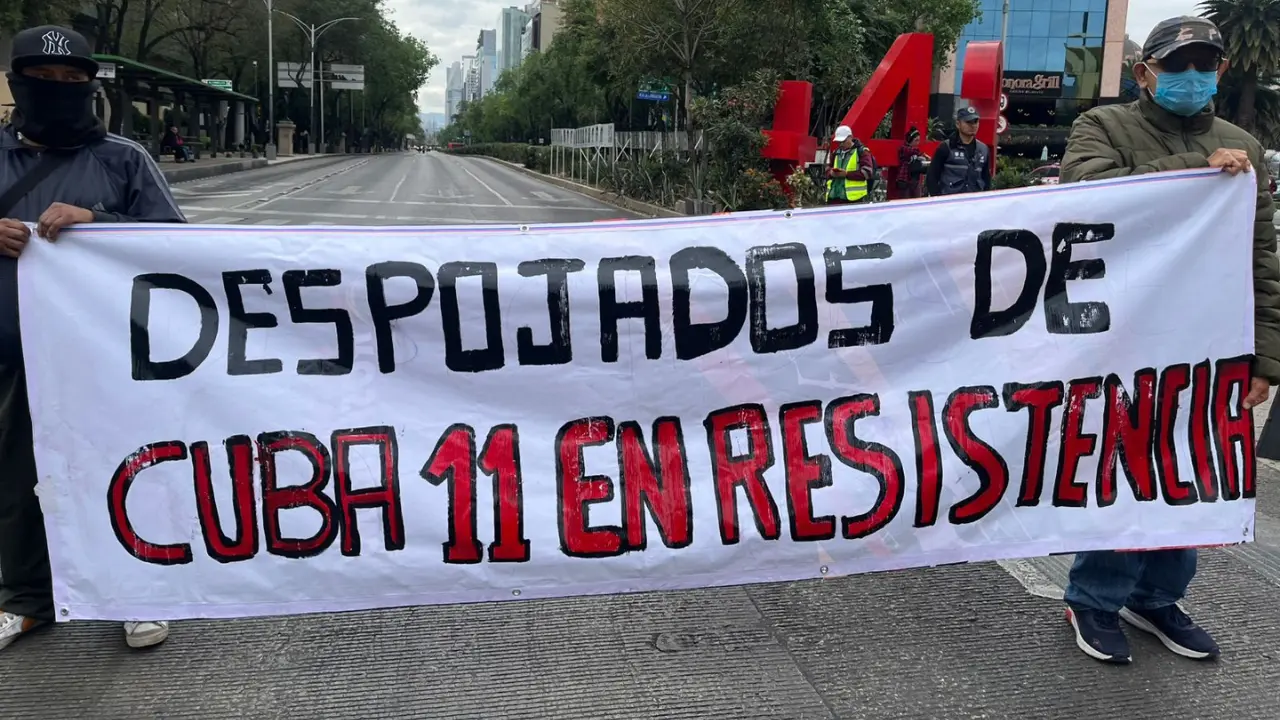 Familias desalojadas de la calle República de Cuba 11 en la alcaldía Cuauhtémoc exigen expropiación del predio en la CDMX | Foto: Luis Alfaro