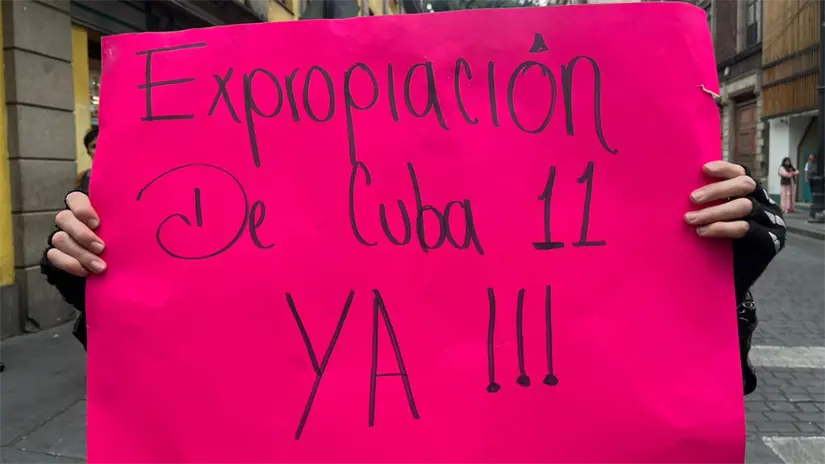 imagen recuadro Manifestación en la alcaldía Cuauhtémoc, se reúnen para exigir expropiación del predio en calle República de Cuba número 11.| Foto: Luis Alfaro