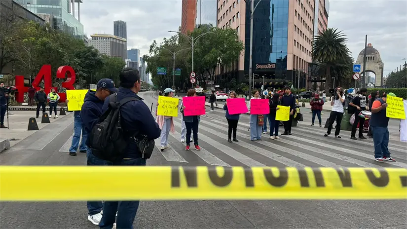 imagen recuadro Manifestación en la alcaldía Cuauhtémoc para exigir expropiación del predio en calle República de Cuba número 11.| Foto: Luis Alfaro