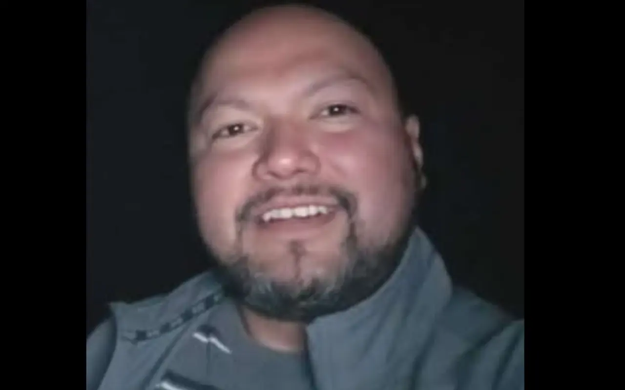 URGENTE. Se solicita ayuda para encontrar a César Arturo Sánchez Sánchez. Foto: X/ @Busqueda_MX (Canva)