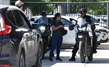 Comando armado realiza robo con violencia en agencia automotriz de Cancún