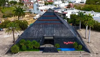 Byblos, la pirámide de la noche que atrae a generaciones en Tampico
