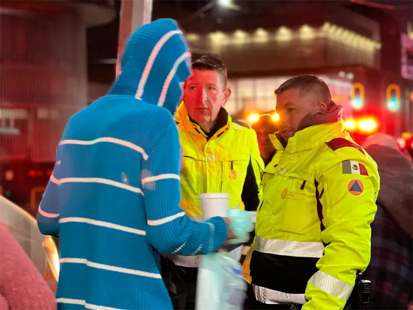 Erik Cavazos indicando el apoyo del operativo Carrusel en Monterrey. Foto: Protección Civil de Nuevo León.