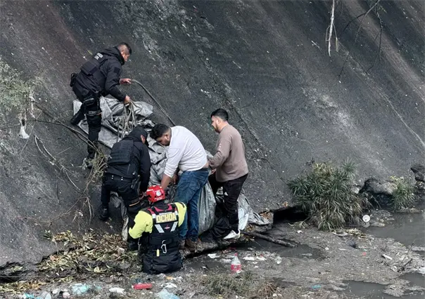 Rescatan a hombre en el Arroyo Topo Chico; presuntamente intenta atentar contra su vida