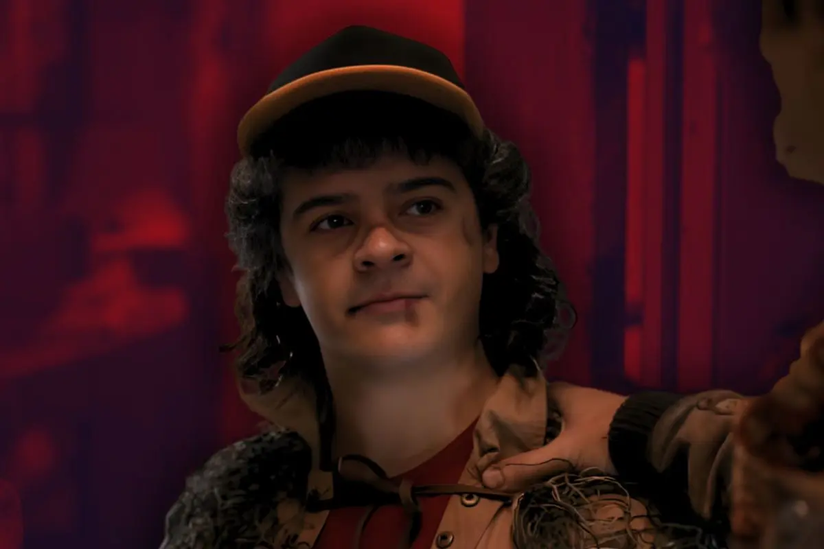 Dustin (Gaten Matarazzo) será pieza clave en el segundo volumen de Stranger Things 5. FOTO: CANVA/YouTube: Netflix Latinoamérica