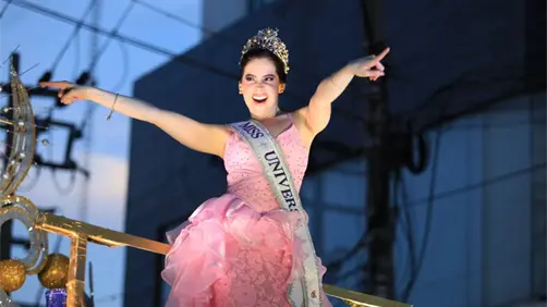 Miles de personas asisten a desfile triunfal de Fátima Bosch en Villahermosa, Tabasco Miles de personas asisten a desfile triunfal de Fátima Bosch en Villahermosa, Tabasco