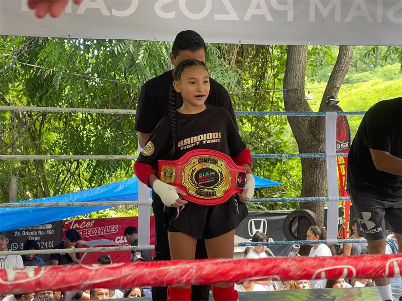 imagen recuadro El sacrificio diario en los mercados ambulantes se convierte en la fuerza impulsora que define la vida y sueños de Nicole. Foto: Vianca Treviño
