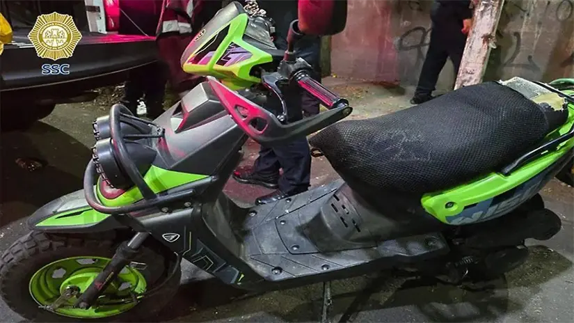 imagen recuadro El presunto responsable iba a bordo de una motocicleta. Foto: SSC CCDMX