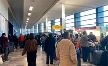 Bancos de neblina provocan cancelación de decenas de vuelos en Tijuana