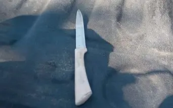 imagen recuadro El empleado de la tienda afectada declaró a las autoridades que el detenido usó un arma blanca. Foto: Policía de Monterrey.