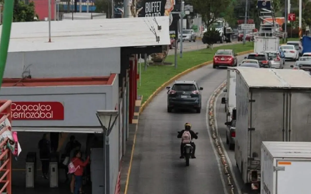 Estación Coacalco de Berriozabal, Mexibús La Quebrada- Las Américas. Foto: FB/ El Chapucero (Canva)