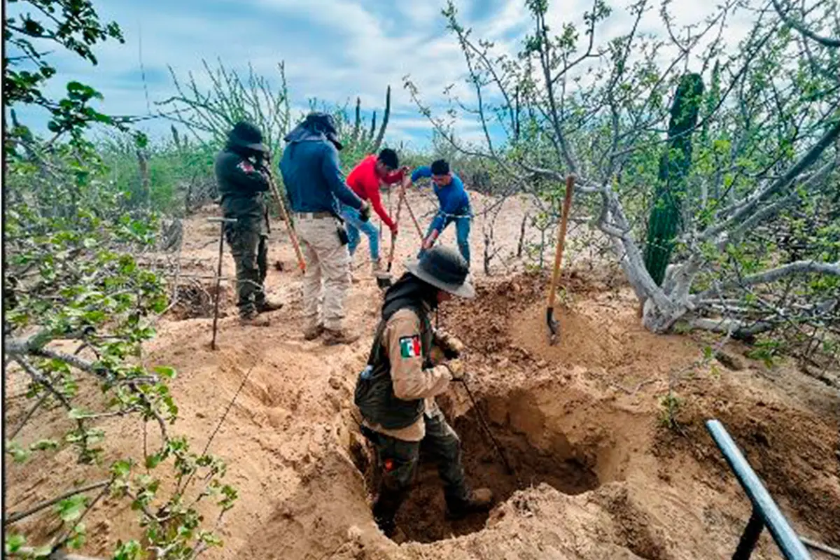 Mientras se desactivan fichas de búsqueda, colectivos confirman un nuevo hallazgo en este tramo carretero que se ha convertido en un panteón clandestino. Foto: Búsqueda X La Paz.