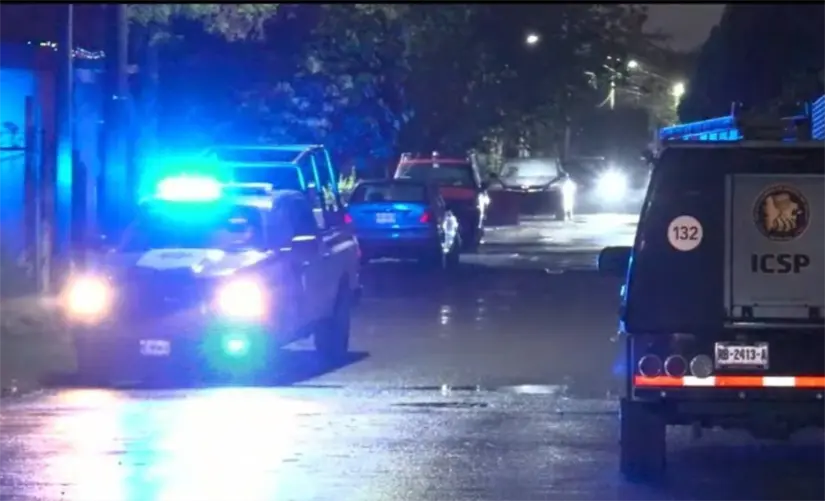 imagen recuadro Policías de Guadalupe en la zona donde se encontraron los restos humanos. Foto: Facebook | El Caza Noticias de NL.