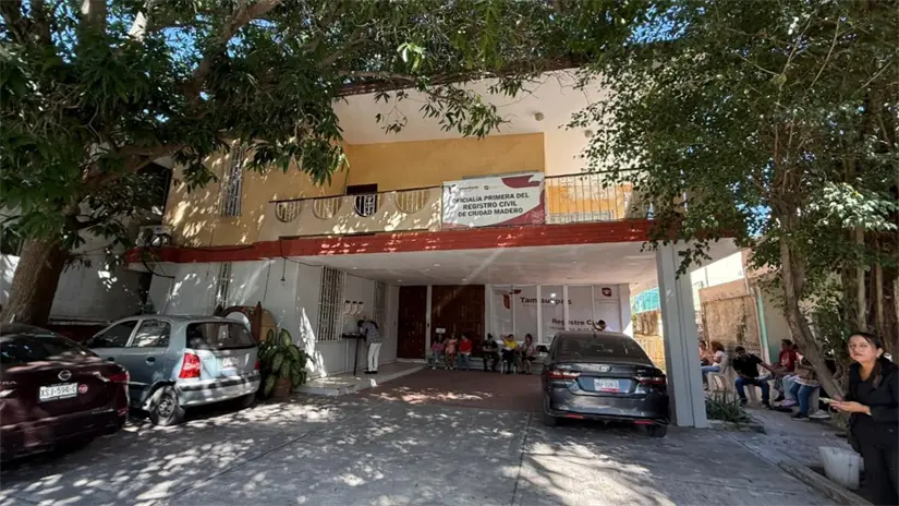 imagen recuadro Sin problema cualquier persona puede acercase a oficinas de Registro Civil a realizar su trámite sin intermediarios | Foto: Axel Hassel