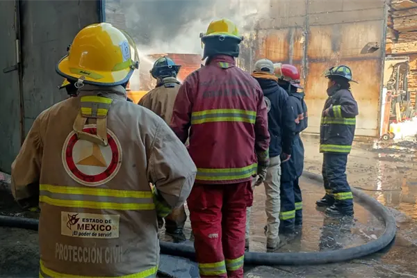 Fuerte incendio consume bodega de maderas en Coacalco; no hay personas lesionadas Fuerte incendio consume bodega de maderas en Coacalco; no hay personas lesionadas