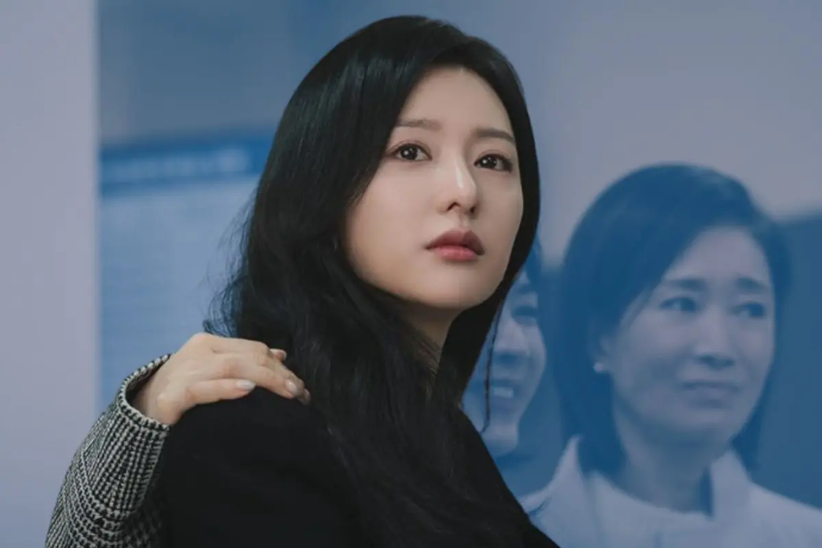Kim Ji-won co protagoniza el k-drama La reina de las lágrimas. FOTO: CANVA/IMDb/Netflix/tvN