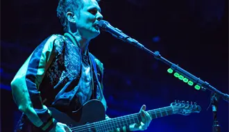 Muse agradece a sus fans y estrena “With You”, minidocuserie grabada alrededor del mundo