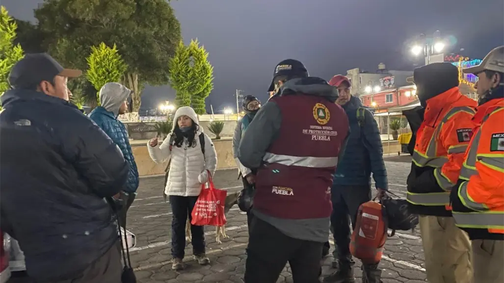 Potosinos extraviados en el Pico de Orizaba son localizados con vida; confirma PC de Puebla