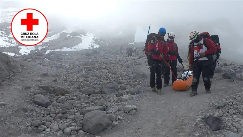 Rescate de alpinista herida en montaña.  Foto: FB (Cruz Roja Estado de México)