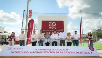 Joaquín Díaz Mena entrega cancha de fútbol 7 en Xocchel con inversión de 2.7 millones de pesos