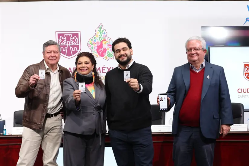 Las autoridades capitalinas destacaron el récord de la emisión de este documento oficial. Foto: Jefatura de Gobierno