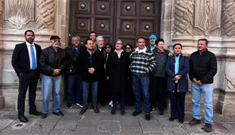 ¿Cuántos empleados de la UJED no recibieron a tiempo su aguinaldo en diciembre de 2025?