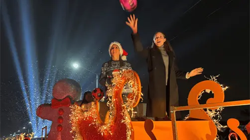 Mariana Rodr&iacute;guez encabeza segundo desfile de navidad en Nuevo Le&oacute;n