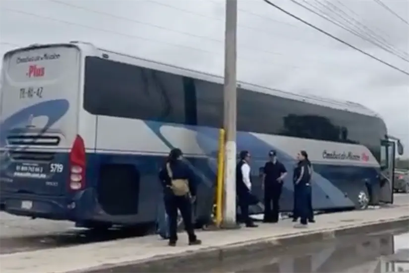 imagen recuadro Los pasajeros, en su mayoría comerciantes fueron despojados de más de un millón de pesos en efectivo. Foto: Carlos García