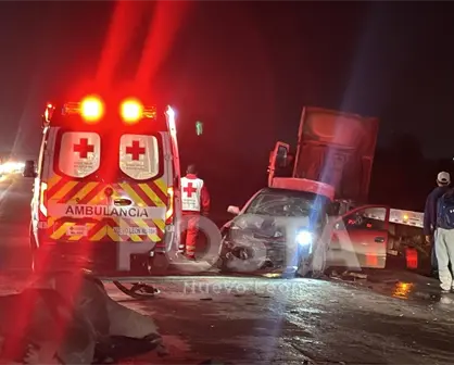 VIDEO | Choque múltiple provoca volcadura y deja dos heridos en Escobedo