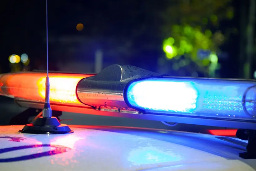 imagen recuadro La Policía de San Pedro Garza García detuvieron a dos personas. Foto: CANVA