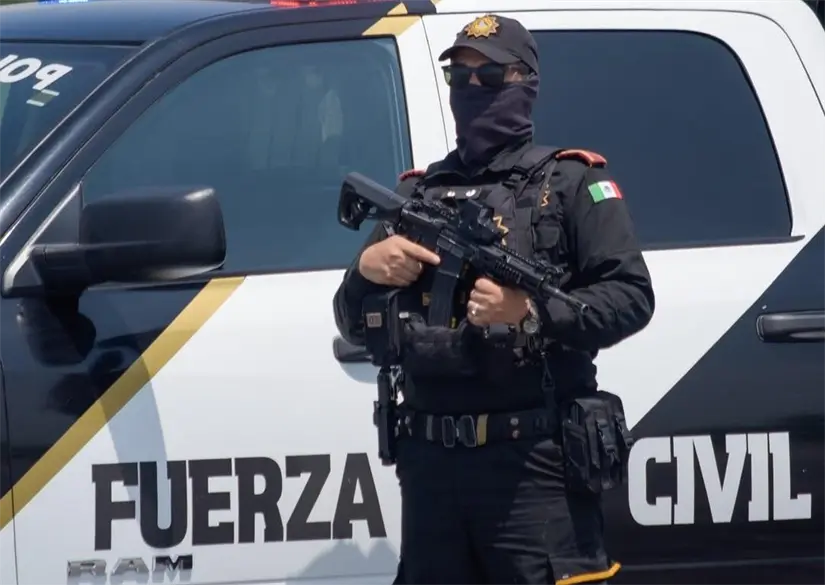 Oficial de Fuerza Civil en operativo para atender el caso. Foto: Fuerza Civil.