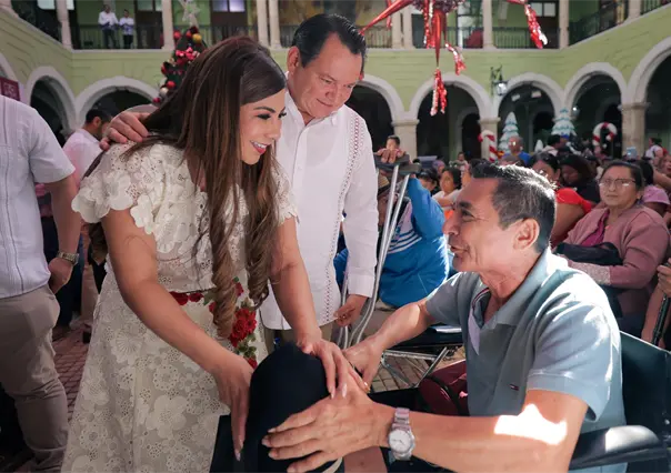 Entregan aparatos de movilidad a personas con discapacidad en M&eacute;rida