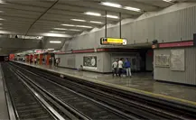 Detienen a dos extranjeros por grafitear instalaciones del Metro CDMX y portar droga Detienen a dos extranjeros por grafitear instalaciones del Metro CDMX y portar droga