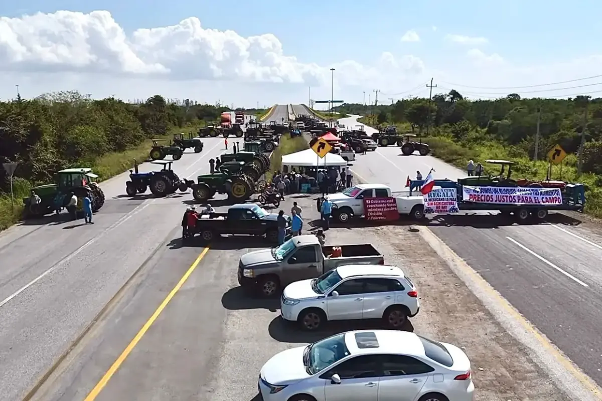 Aunque no hay notificación oficial de cierres carreteros, la Secretaría de Gobernación sigue de cerca las concentraciones anunciadas. Foto: Posta Mx