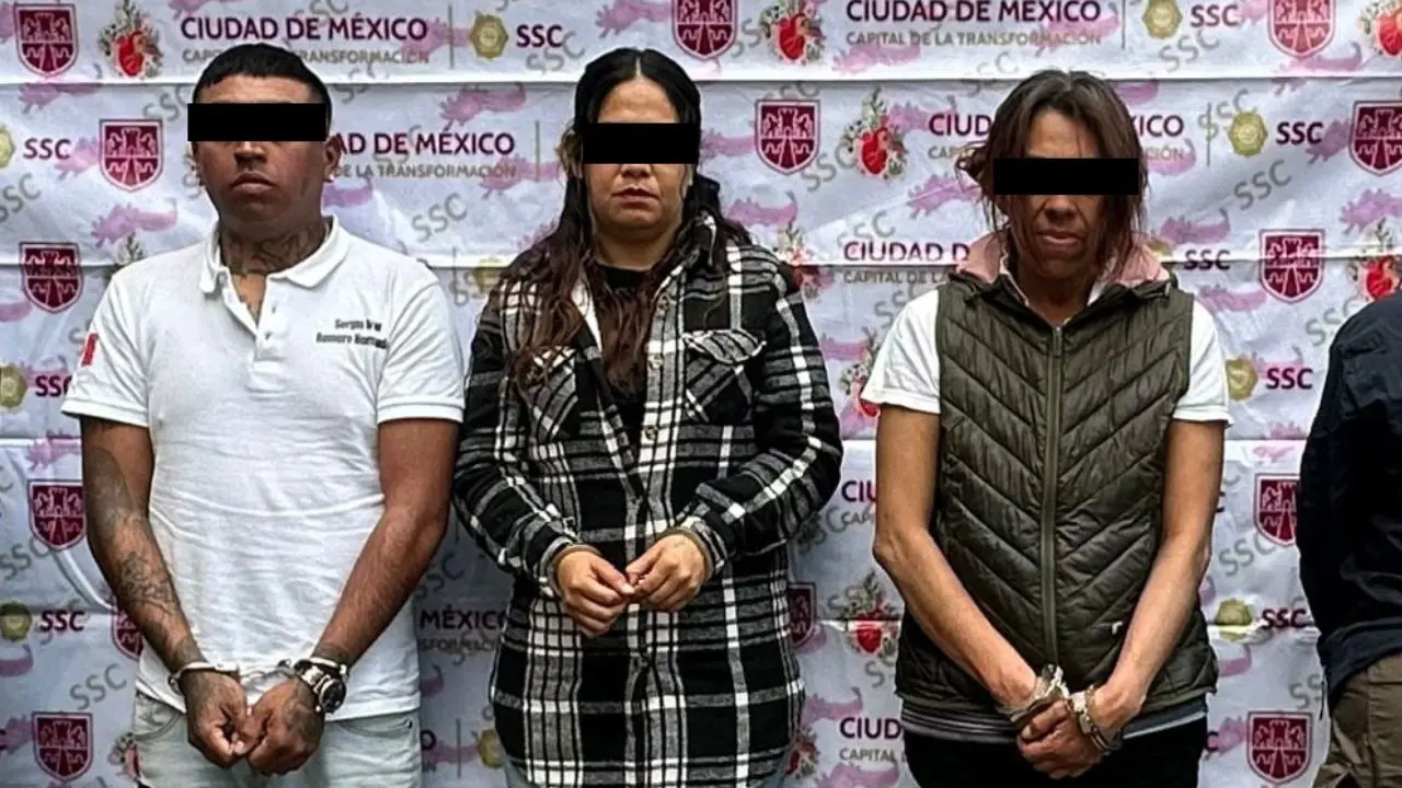 Presuntos extorsionadores de operadores de transporte público detenidos en la alcaldía Gustavo A. Madero. Foto: SSC CDMX