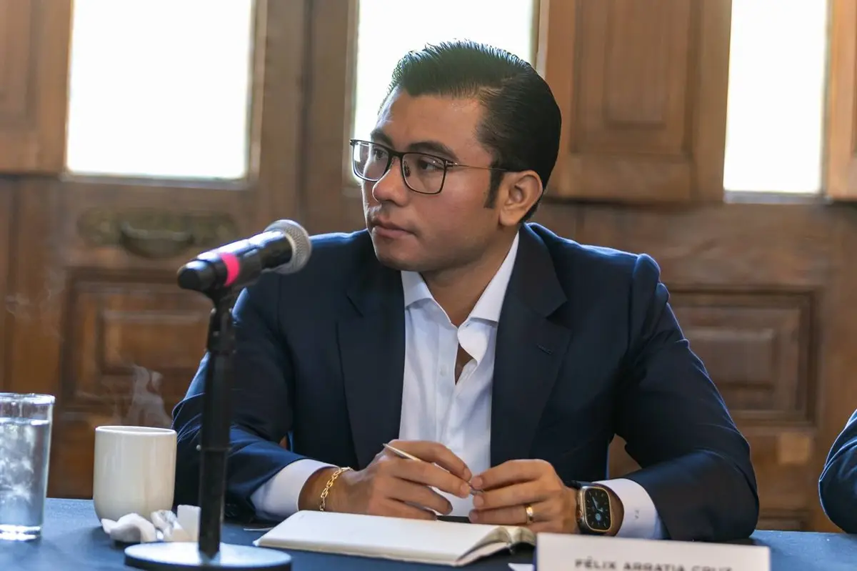 El alcalde de Juárez, Félix Arratia, destacó que el ciudadano cumplido obtiene su recompensa. Foto: Facebook Félix Arratia