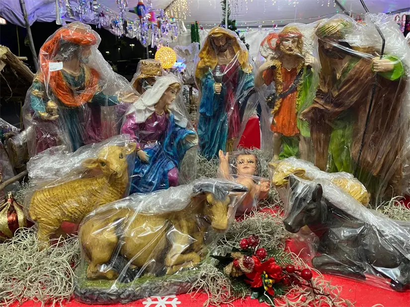 imagen recuadro Las Ferias del Pino 2025 tienen una variedad de figuras del nacimiento para lucir tu hogar. Foto: Facebook Feria del Pino Citadel San Nicolás