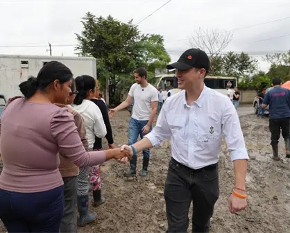 Luis Donaldo Colosio entrega paquetes de apoyo en Poza Rica, Veracruz, con la Fundación Diana Laura