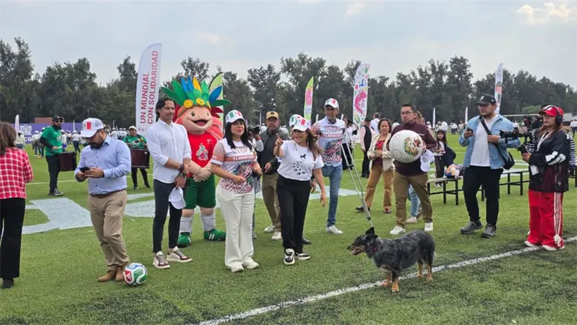 imagen recuadro Clara Brugada transforma 500 mil metros cuadrados en 300 canchas de fútbol en CDMX. Foto: Mario Flores